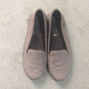 Aerosole shoes. Lightly worn.